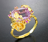 Золотое кольцо с ярким кунцитом высокой чистоты 10,03 карата, рубинами и бриллиантами Золото