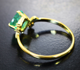 Золотое кольцо с яркими уральскими изумрудами 1,06 карата Золото