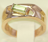 Перстень с зеленым сфеном Золото