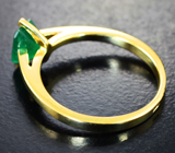 Золотое кольцо с насыщенным уральским изумрудом 0,75 карата Золото