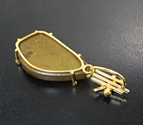 Крупный золотой кулон с ярким многоцветным аммолитом 21,92 карата, цаворитами и сапфирами Золото