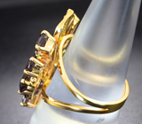 Золотое кольцо со «стальными» гранатами различной формы со сменой цвета 7,39 карата и бриллиантами