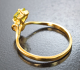 Золотое кольцо с редким желтовато-зеленым хризобериллом 0,92 карата Золото