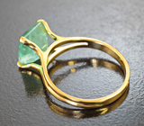 Золотое кольцо с крупным «неоновым» уральским изумрудом 3,09 карата Золото