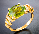 Золотое кольцо с ярким желто-зеленым турмалином 3,66 карата и 24 бриллиантами Золото