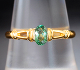 Золотое кольцо с красивейшим уральским александритом высокой чистоты 0,36 карата Золото