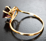 Золотое кольцо с альмандином гранатом 2,36 карата Золото