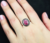 Серебряное кольцо с рубином и черными шпинелями