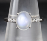 Чудесное серебряное кольцо с лунным камнем