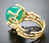 Золотое кольцо с крупным ярким уральским изумрудом высокой чистоты 13,3 карата и бриллиантами Золото