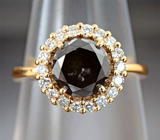 Золотое кольцо с черным 1,5 карата и бесцветными бриллиантами Золото