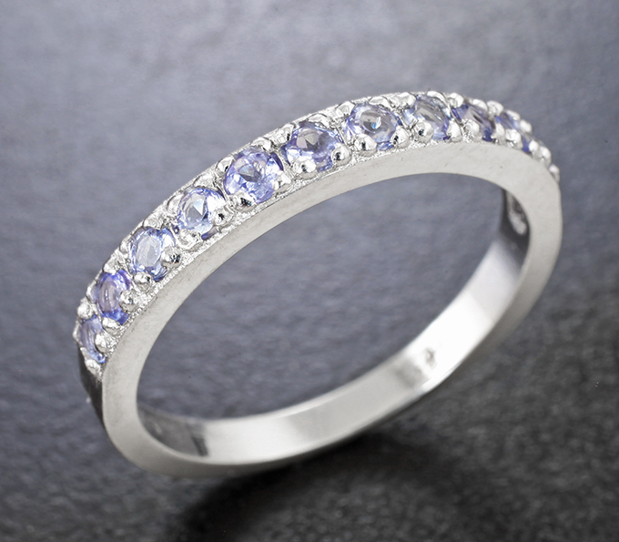 Прелестное cеребряное кольцо с танзанитами Серебро 925