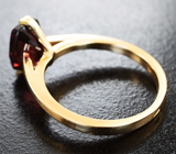 Золотое кольцо с насыщенной крупной шпинелью 2,01 карата