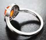 Серебряное кольцо с ограненным эфиопским оплаом и сапфирами