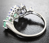 Превосходное серебряное кольцо с изумрудами и танзанитами
