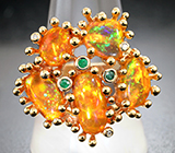 Золотое кольцо с ярчайшими мексиканскими огненными опалами 4,9 карата, уральскими изумрудами и бриллиантами