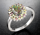 Эффектное серебряное кольцо с ограненным черным опалом и разноцветными сапфирами
