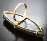 Массивное золотое кольцо с крупным резным лабрадоритом яркой иризации 50,23 карата