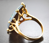Золотое кольцо с австралийским триплет опалом 14,73 карата, цаворитами и сапфирами  