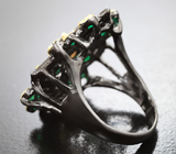 Серебряное кольцо с кристаллическим эфиопским опалом, изумрудами и хризопразом