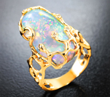 Золотое кольцо с кристаллическим эфиопским опалом топовых характеристик 8,08 карата и бриллиантами