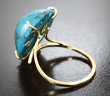 Золотое кольцо с крупным насыщенным кабошоном аризонской бирюзы 17,97 карата