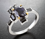 Оригинальное серебряное кольцо с сапфиром и черными шпинелями
