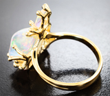 Золотое кольцо с кристаллическим эфиопским опалом 5,26 карата и бриллиантами