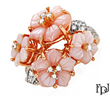 Кольцо от дизайн-студии FPJ с розовым перламутром и бриллиантами Золото