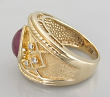 Кольцо с пурпурным сапфиром в форме сердца и бриллиантами Золото