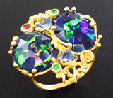 Золотое кольцо с ограненными черными опалами 3,76 карата, разноцветными сапфирами, цаворитами и бриллиантами Золото
