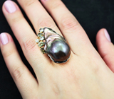 Серебряное кольцо с цветной жемчужиной барокко 52,41 карата, аквамаринами и турмалинами Серебро 925